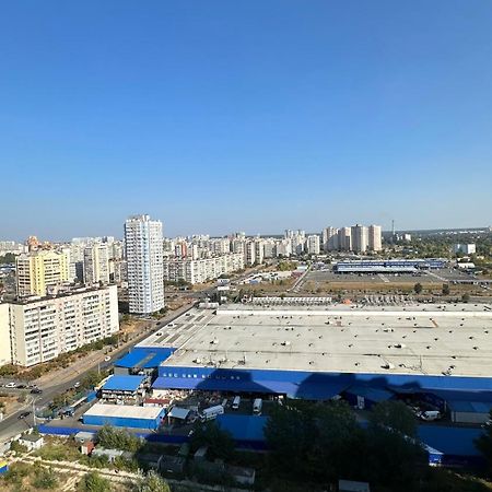 Є Генератор 1Кім Осокорки Вул Бориса Гмирі 20 Жк Патріотика Kiev Luaran gambar